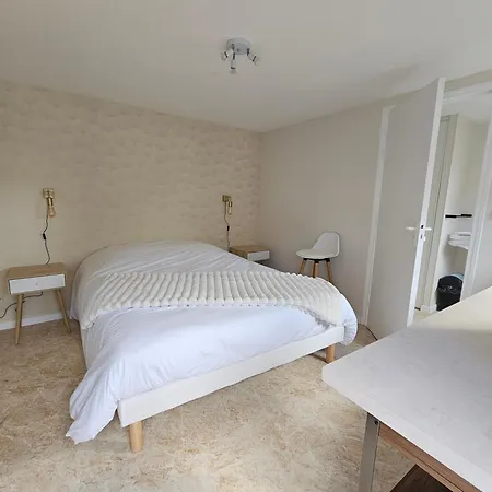 Holiday home Les Logis Des A 15 Minutes Du Puy Dufou Treize-Vents