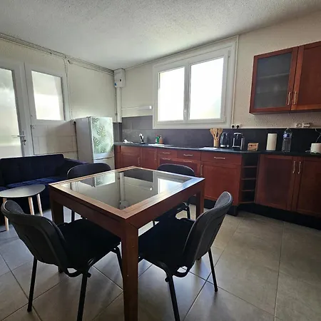 Les Logis Des A 15 Minutes Du Puy Dufou Holiday home Treize-Vents